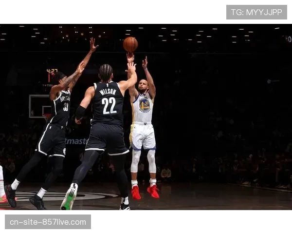 勇士主场击败尼克斯取两连胜 巴特勒32分主导攻防库里送7次助攻